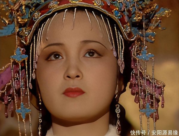 亚新T+0配资 元春判词一张弓多恐怖？秦可卿临死警告：远离皇宫，恐有灭族之祸